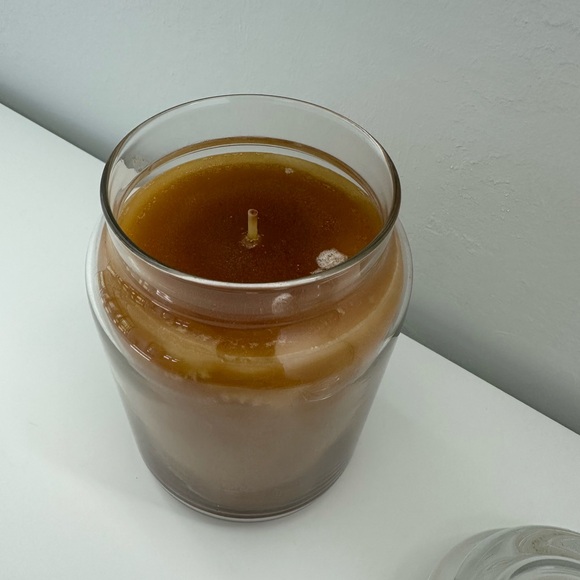 Yankee Candle Autumn Woods Jar Candle - Rich Brown - Picture 4 of 4